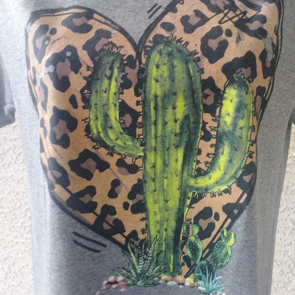 Cactus Heart Graphic Tee Shirt - Picture 5 of 5